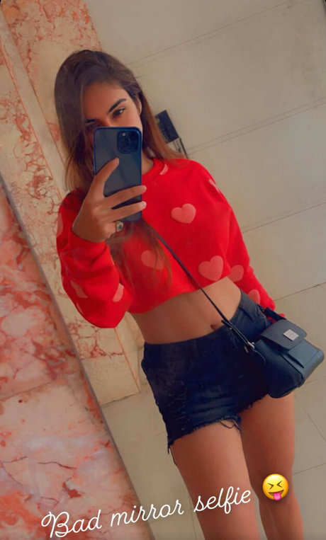 Nehhaa Malik model top picture