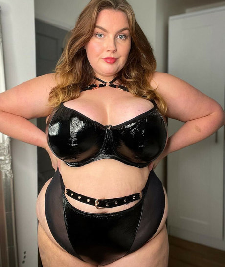 Lauren Dungey star hot img