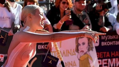 Klava Koka model nude pic