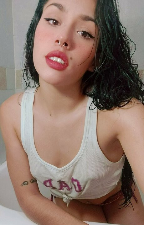 nessauwufreee model xxx picture