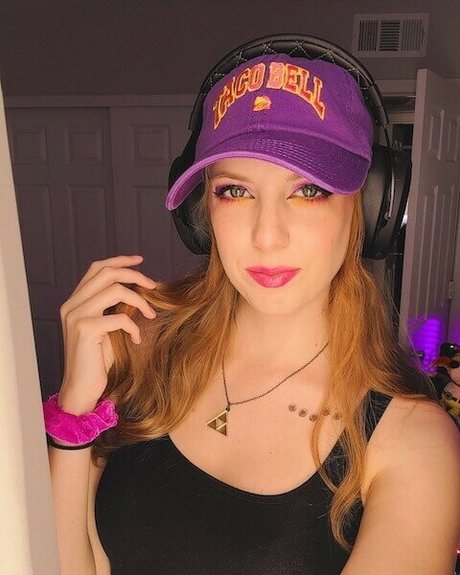 MaryMajora pornstar nudes images