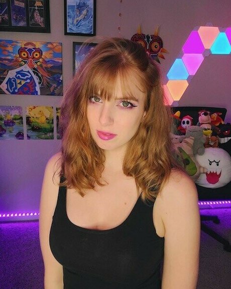 MaryMajora pornstar nude pictures