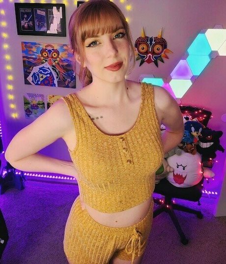 MaryMajora pornstar nude photo