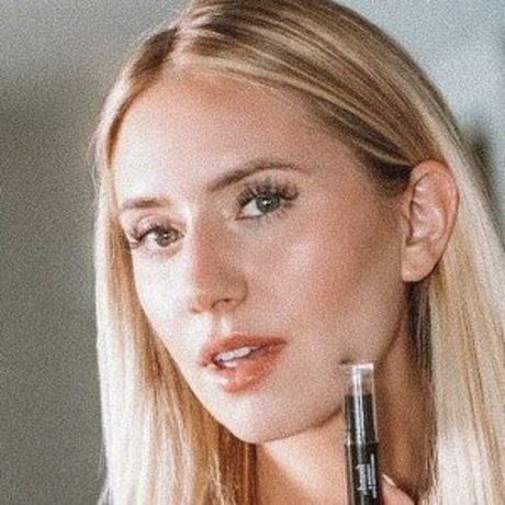 famous girls onlyfans pornographic archive