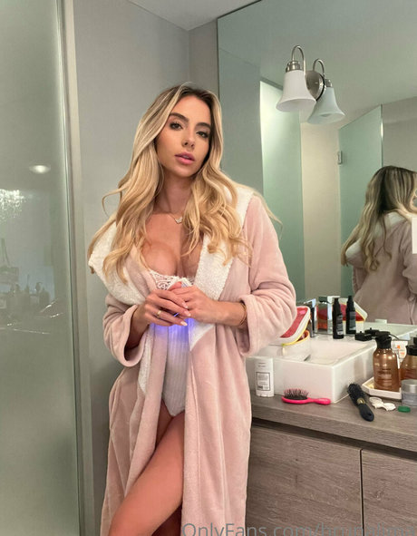 Bruna Lima erotic model pictures