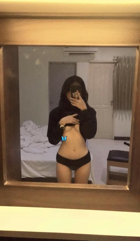 Mau y 18 pornstar sexy picture