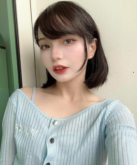 luckyeliee top profile image