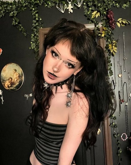 Gutknot model pretty galleries