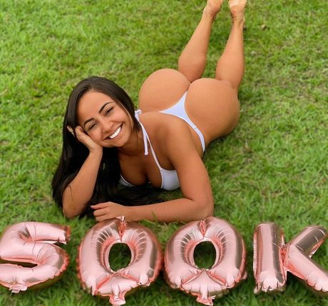 Flavia Oliveira free pornstar picture