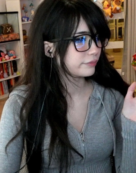 Emiru art pornstar pics