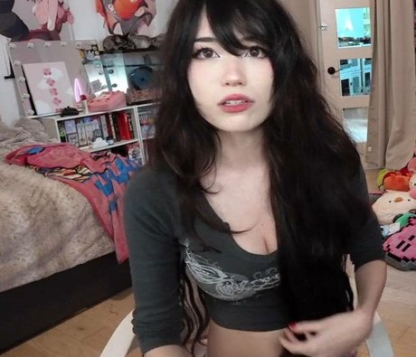 Emiru top pornstar pic