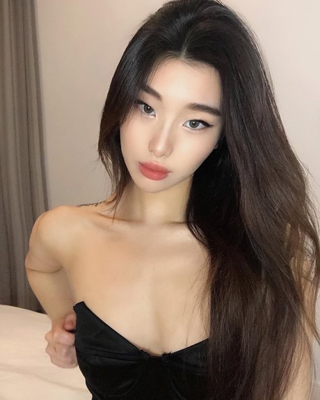 Mari Bambei pornstar nude pictures