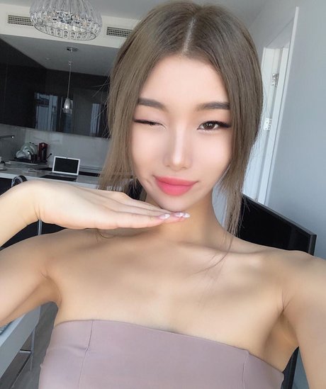 Mari Bambei  pretty star pic