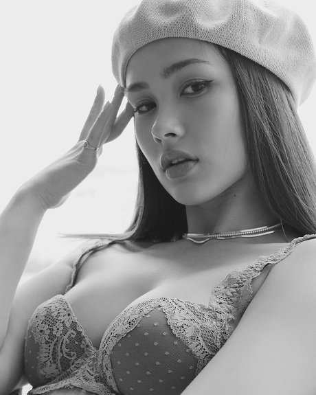 Vikkyboyce star nudes photos