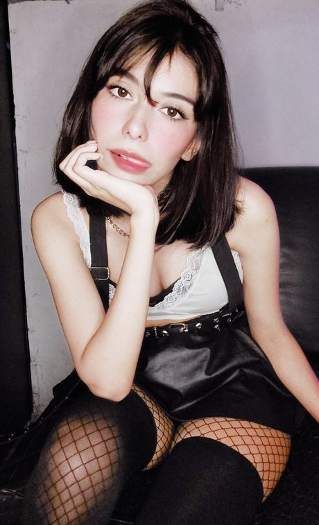 Lily waifu hot model photo