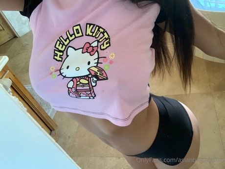 Kaitlyn Nguyen hot actress galleries