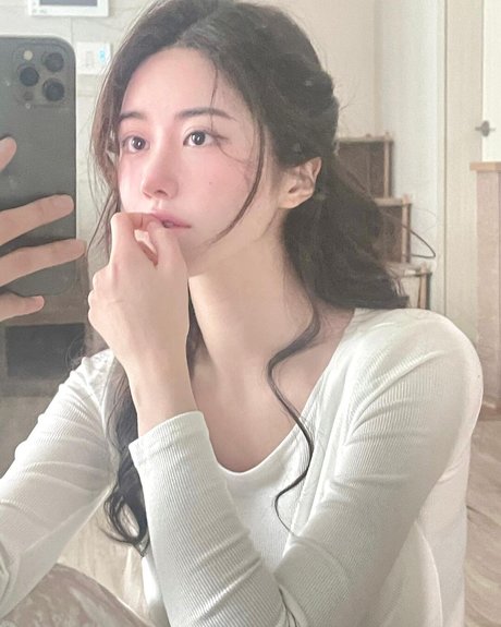 Lee Hayun model nudes photos