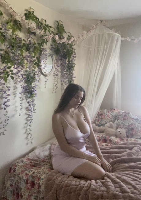 Mayaisfiya model sex pics