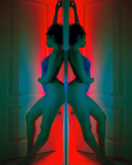 Sayna Soleimanpour sexy star galleries