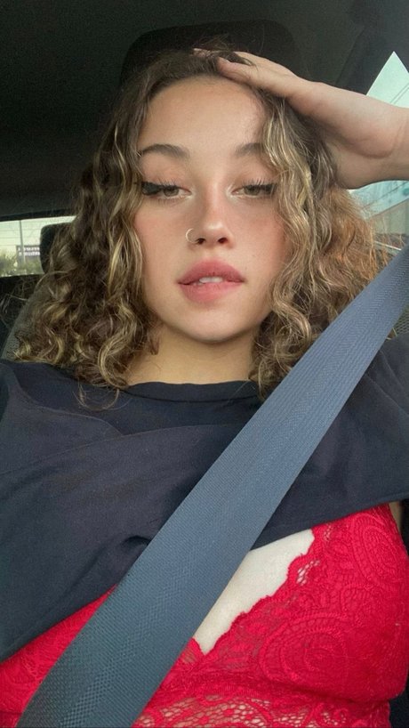 Aleynakutluay nudes star photo