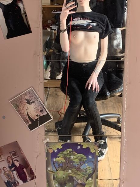 Bat Brookes pornographic model pics