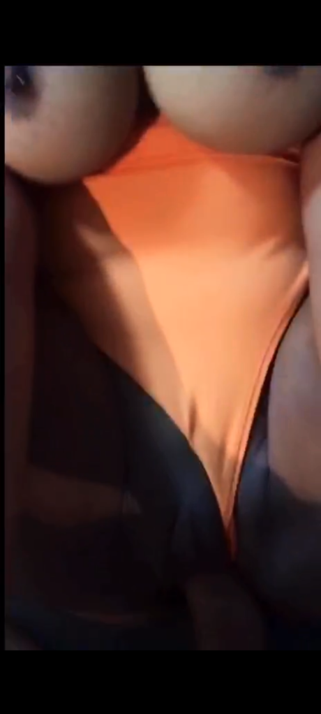 Laali Calem  model sex image