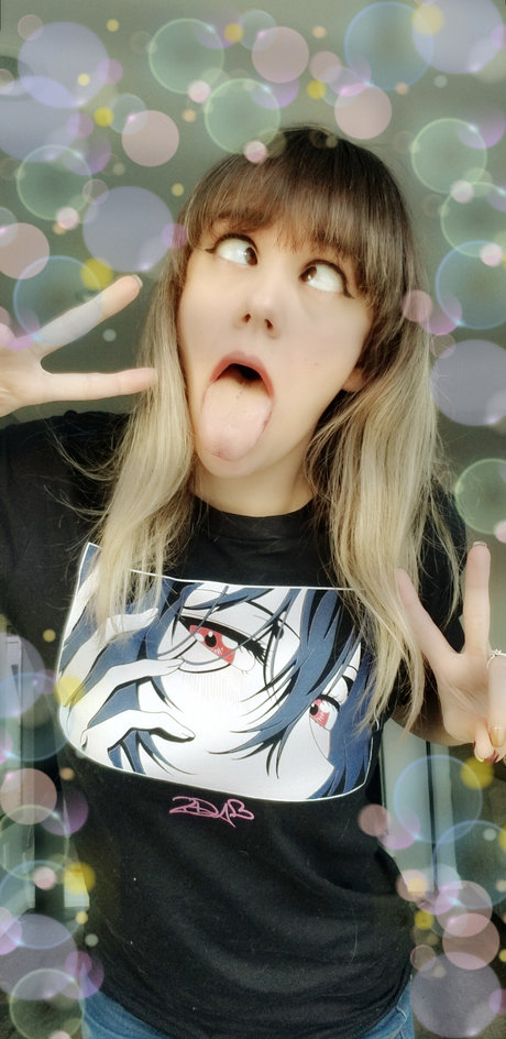 Yanderekamii pornstar erotic photo