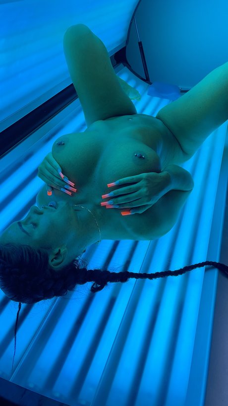 Bonham Miano sex model pics