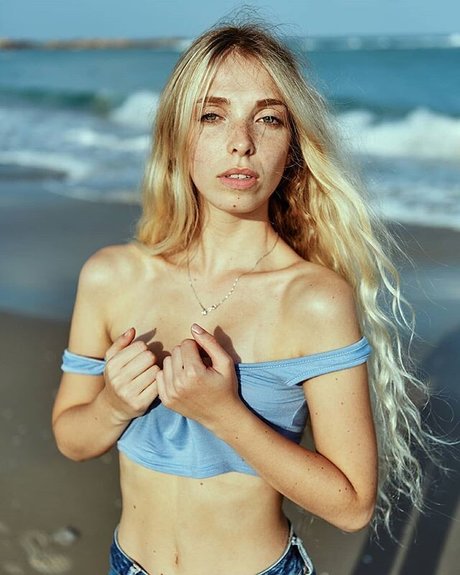 Anna Bella model hd images