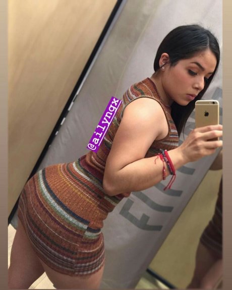 Aylin Guevara nude model gallery