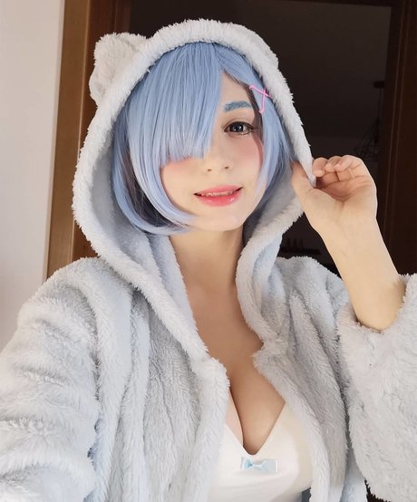 Maki Eraclea star pornographic pics