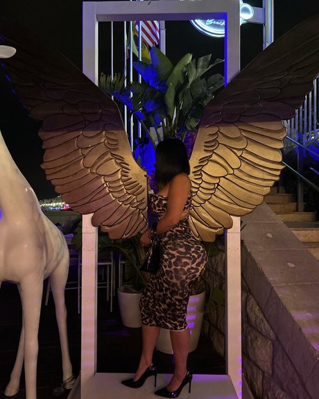 Nadine Djelassi star sexy galleries