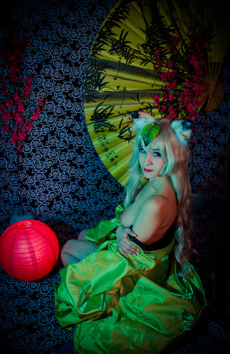 Kitsune No Fullmoon model pornographic gallery