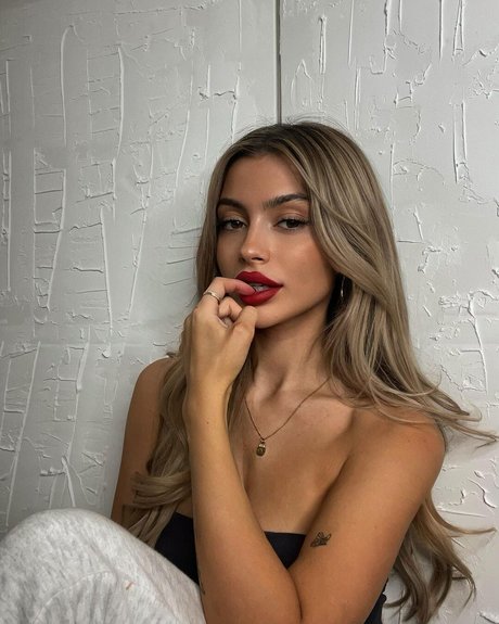 Linabmn nudes star images