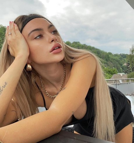 Linabmn pornstar sex photos