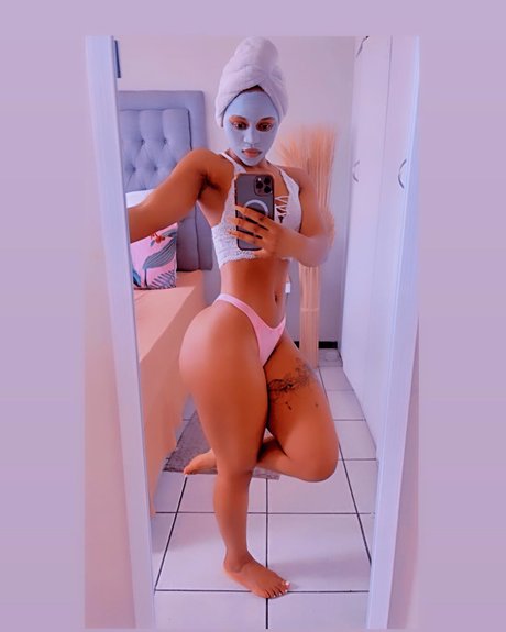 Sharon Gambu star erotic image