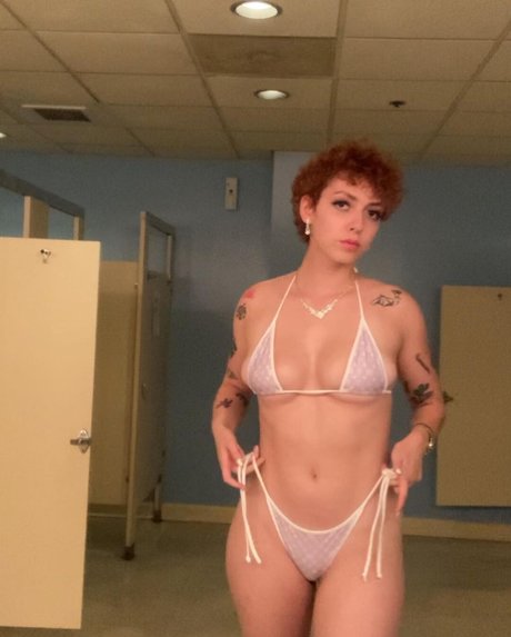 The Divine Devin star naked image