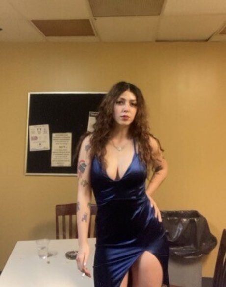 The Divine Devin beautiful actress image