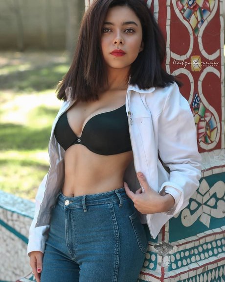 Alma Hernandez star high quality images