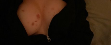 Deviltwin5 model naked images