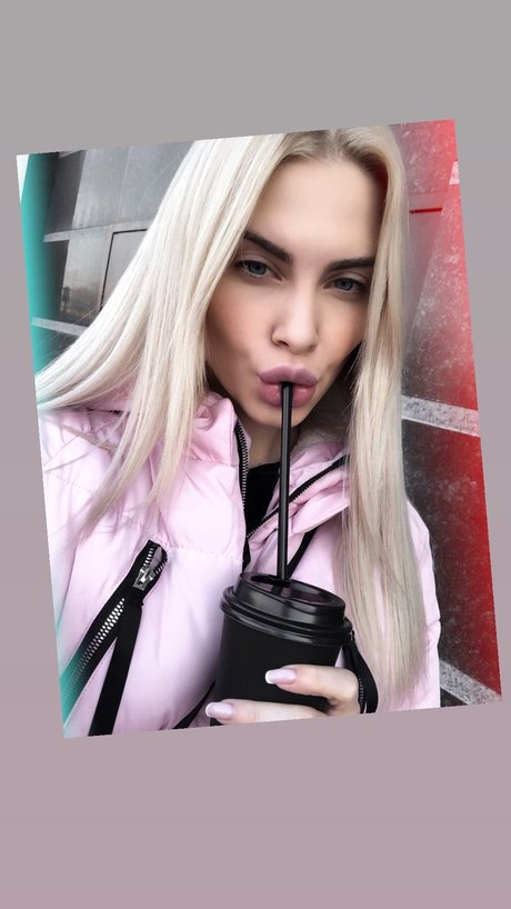 Iva Kivock beautiful pornstar images