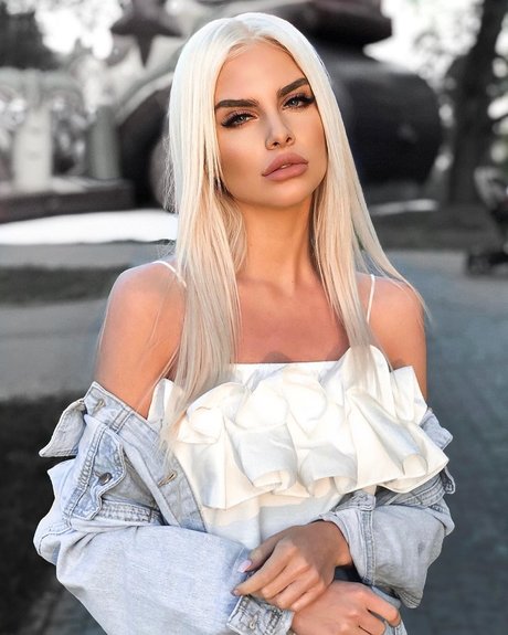 Iva Kivock pretty actress gallery