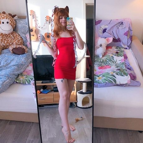 Lilsolle Chickpii hot actress img