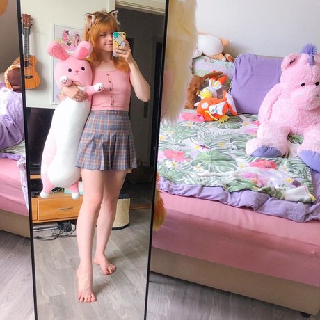 Lilsolle Chickpii pornstar nude galleries
