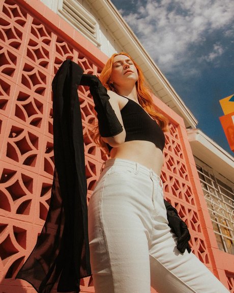 Ana Saia  model erotic image