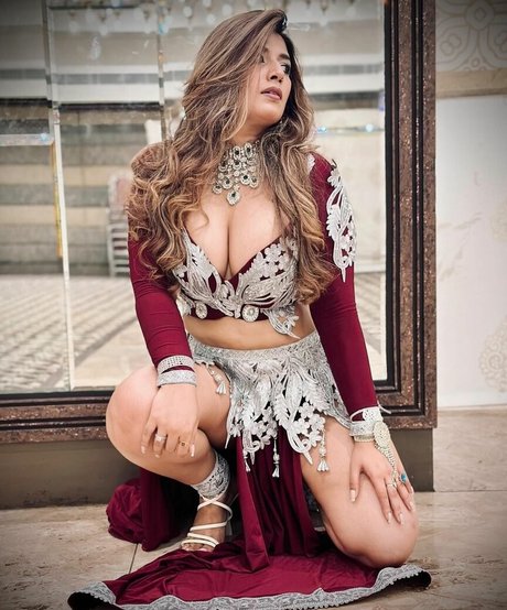 Rasha Kirmani star beautiful img