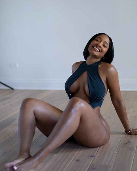 Jazzmine Jackson model best pic