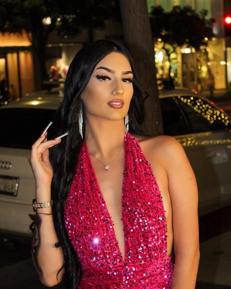 Diana Malchanovich nude model photos