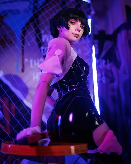 Owllit pornographic model img
