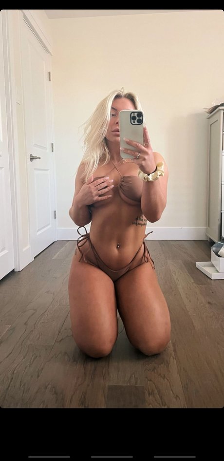 Lelizabeth pornstar nude photo